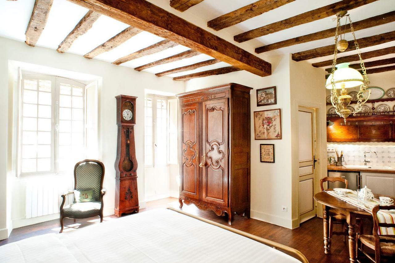 Appartements Les Suites Sarladaises ซาร์ลา-ลา-กาเนดา ภายนอก รูปภาพ