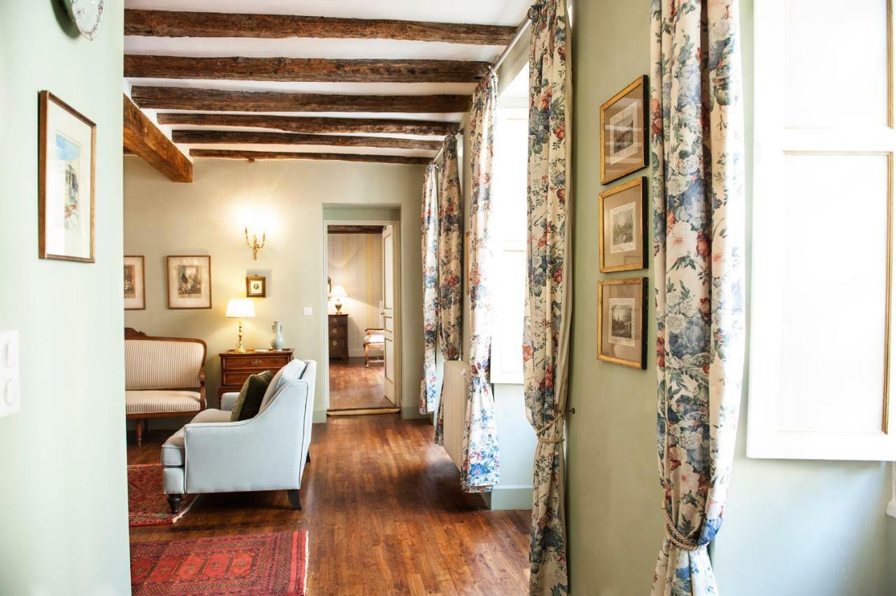 Appartements Les Suites Sarladaises ซาร์ลา-ลา-กาเนดา ภายนอก รูปภาพ